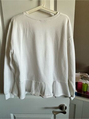 Zara White Crewneck Sweatshirt with Ribbed Trim